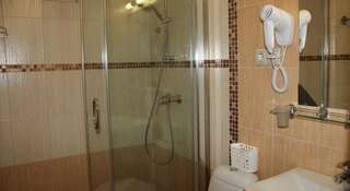 Гостевой дом Нартон Адлер Стандартный двухместный номер с 1 кроватью или 2 отдельными кроватями-3