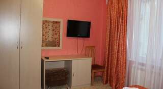 Гостевой дом Нартон Адлер Стандартный двухместный номер с 1 кроватью или 2 отдельными кроватями-8